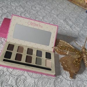 Eyeshadow palette